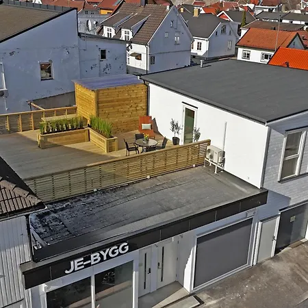 Roof House, Downtown In アパート サンネフヨル