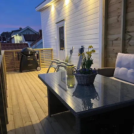 Roof House, Downtown In